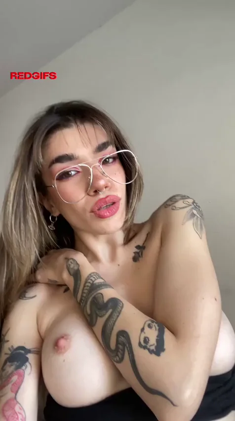 Is there a redditor I can casually send some jerk off clips..