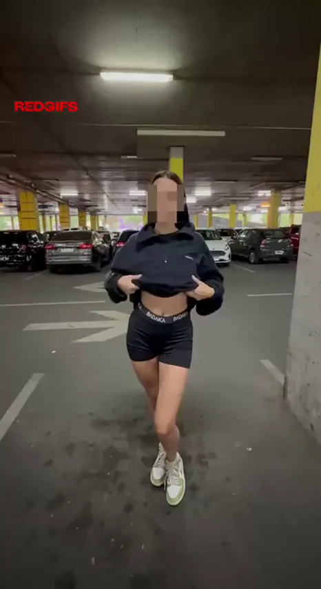 🔥 First Time Flashing Tits in Parking Lot Thrill! 😈