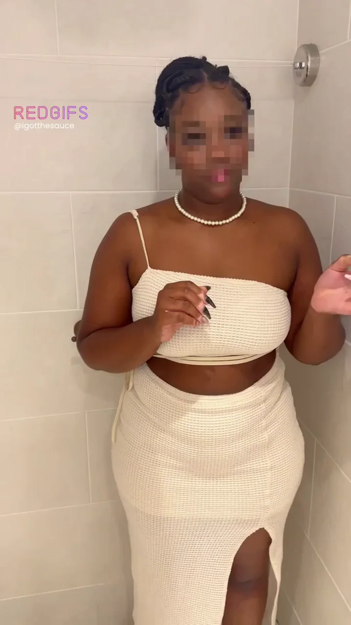 Black Girl Drinks Piss From A Guy She Just Met