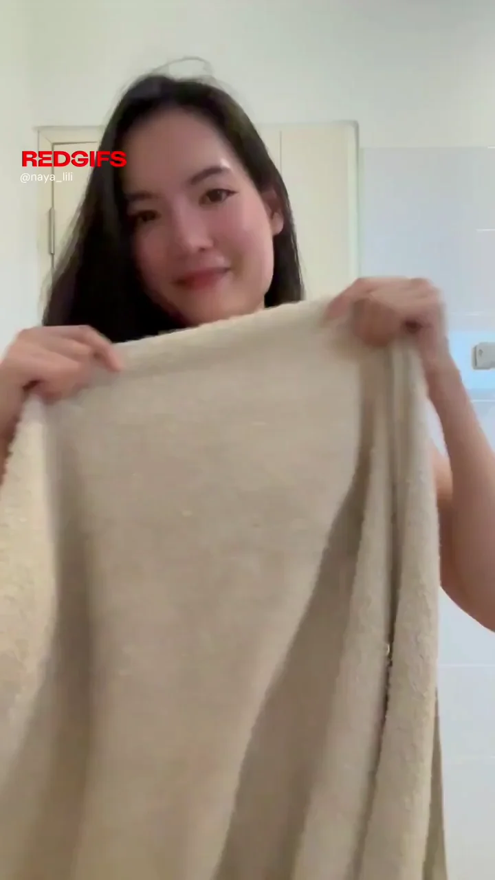 Are you turned on by small chests like mine
