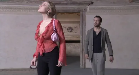 Proper way to approach a women/ Anna jimskaya from 'Monamour'