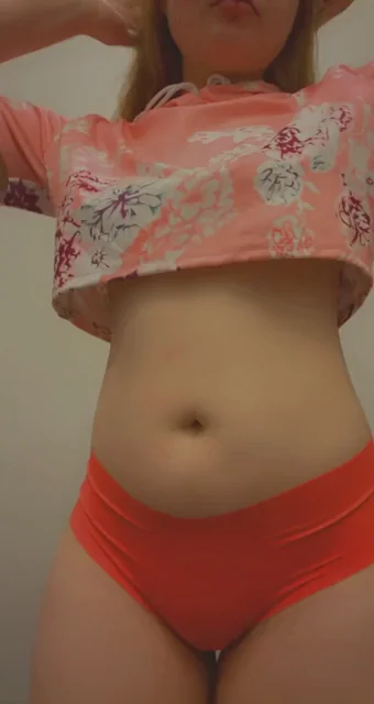 I wonder if I could seduce any of you (oc)