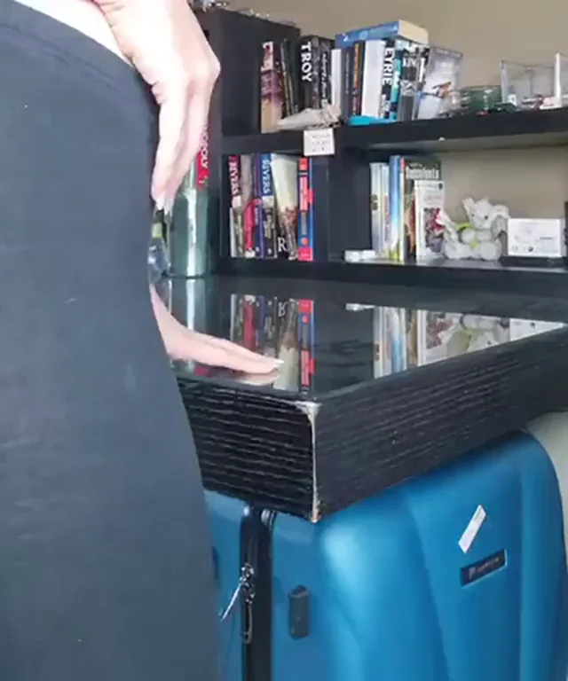 I love to spread my ass cheeks for u