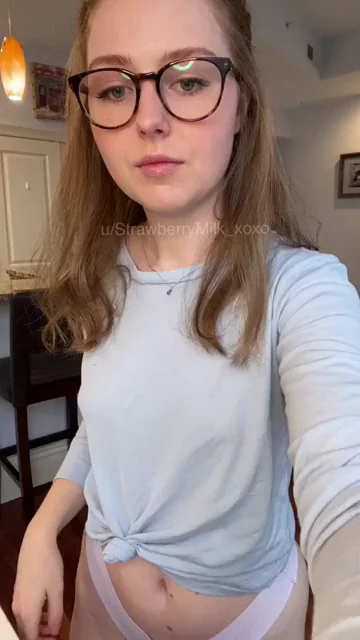 Just showing you my 18yo body ? [More content in the comments] ?