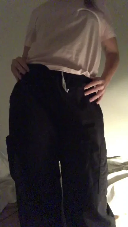 Late-Night Scrubs Slut Flashes Her Thick Curves in the On-Call Room