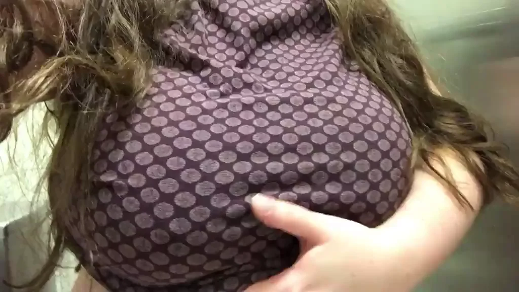 🍼 Massive Tits Bigger Than Her Head Flashing for the Boys 🔥