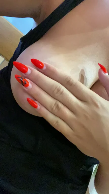 Does anyone here sort by new? ? ? [More content in the comments] ?