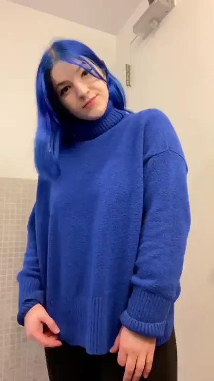 Office Tease: Blue-Haired Babe's Naughty Surprise 😈💦