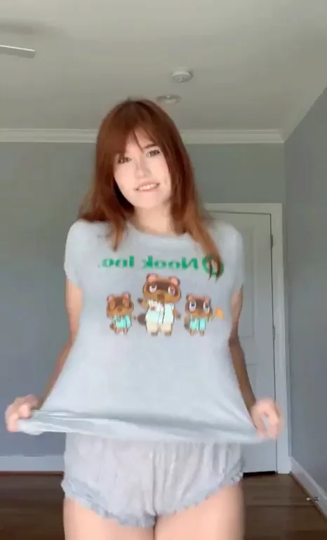 Little dance and reveal