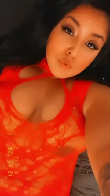 Thick Thighed Latina Busty Babe Begs: Who Can Stuff My Wet Pussy? 🍑💦🔥