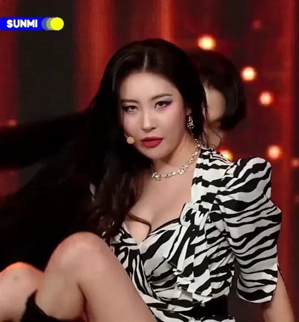 Sunmi's Slutty Zebra Dress Tease - Kpop Cleavage Overload