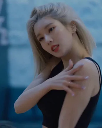 Eunbi's Slutty Blonde Tease: IZ*ONE Fap Fuel