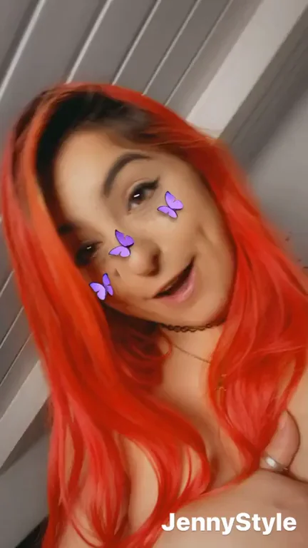 hi I'm Jenny ?? im a cute Nerdy Girl ?? You like to play with me?