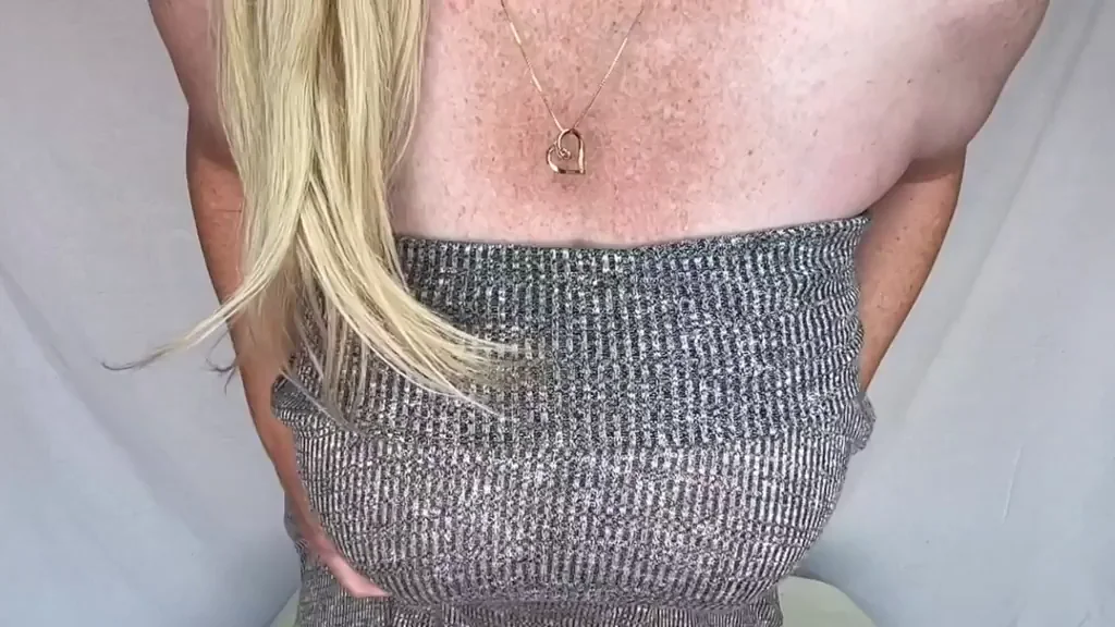 🍈 Massive Cleavage Bombshell Tease 💥