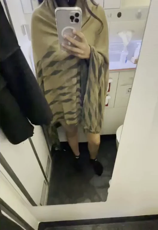 Final Leg Flight Slut Gets Super Horny in Airplane Lavatory 🚀💦 [26] [OC]