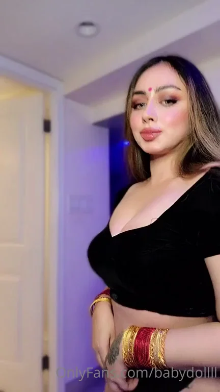 🔥19yo Desi Babe's Massive Booty Tease in Black Babydoll – Full Pack in Comments?🍑💦