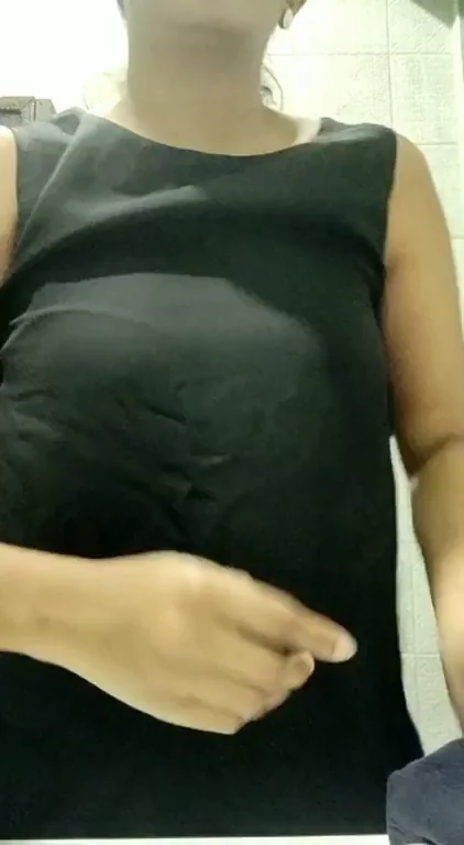 Desi Cutie Shows Her Bigg Boobs & Bigg Ass to Her Boyfriend ?? [Must Watch] [Full Video Link in Comments]