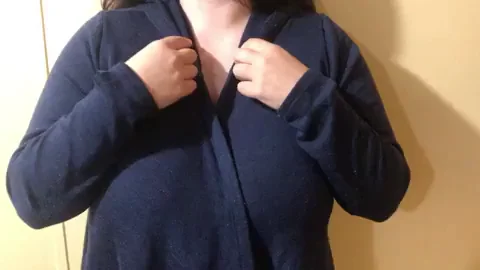 u/Addy_Deleon with an amazing saggy reveal