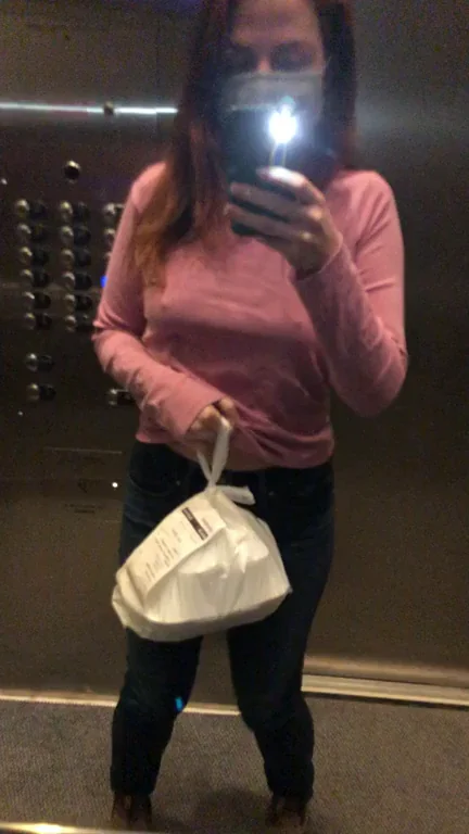 🔥 Full Nip Slip Salute for Uber Eats Hottie 🍕😈
