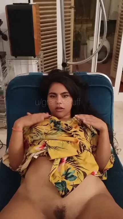 😳 Latina Babe Spots Cameraman's Fat Boner & Loses Her Shit While Flashing Tits & Pussy 💦