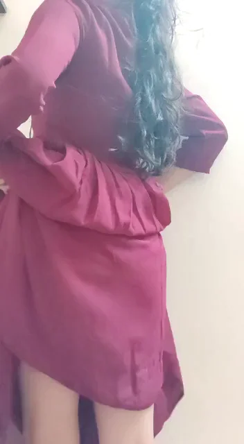 Peek Under My Tight Dress? 🍑🔥
