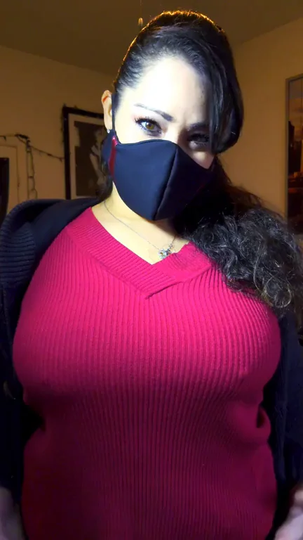I RARELY show my midsection. Being brave on Titty Tuesday!!!!