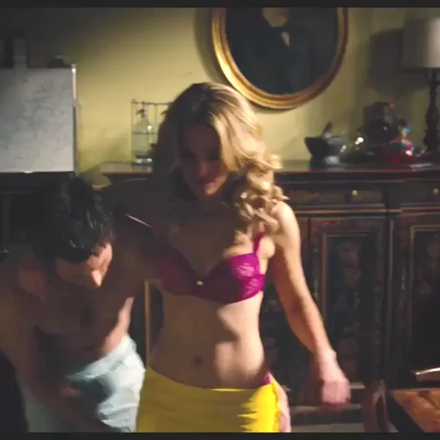Elizabeth Banks in Walk of Shame [Cropped + Slowed]