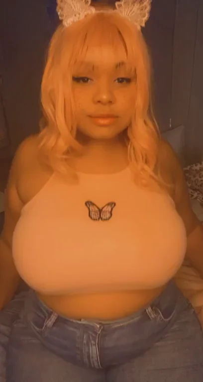 Feeling like a cute little cum bucket ?