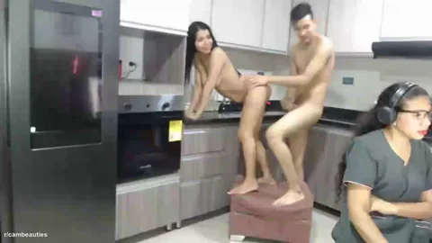 🔥 Sneaky Bro Pounds Sis' Juicy Pussy Behind Mom's Back 😈🍑