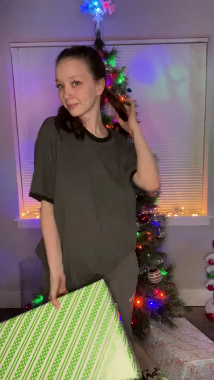 she's back ( free album in the comment )