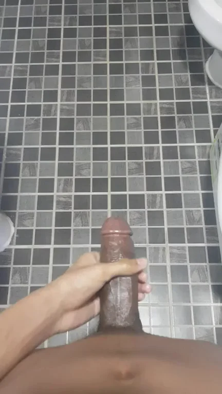 Thick BBC Cum? 💦🍆 Bathroom Tease
