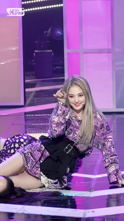 🔥 Naeyoung from Fromis_9 Teasing in Shiny Purple Mini Dress 😍💦