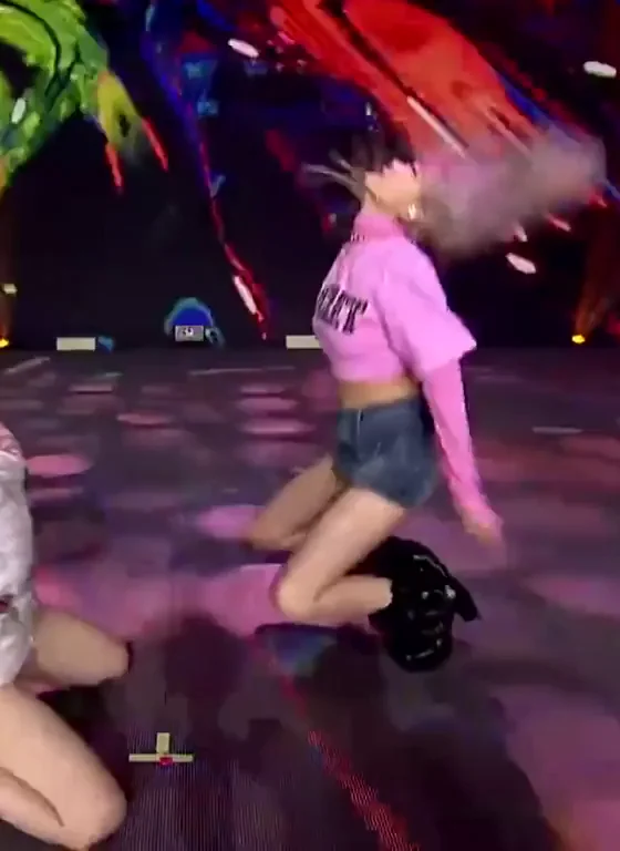CLC Yeeun's Slutty Stage Squat Tease