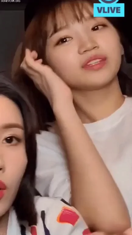 IZ*ONE Chaewon armpit