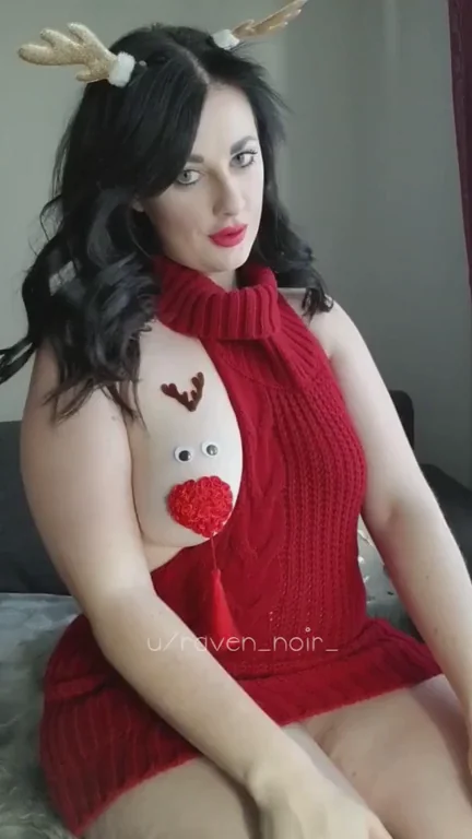 Festive Reindeer Slut Teasing Tits & Curves 🦌❤️🍒