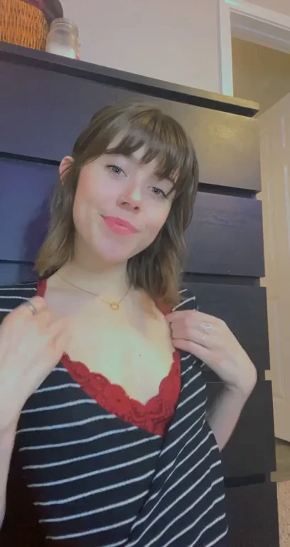 Be honest.. how many horny guys do you think will watch me play with my tiny tits today?! ?