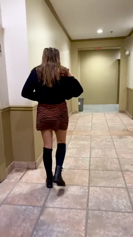 Neighbors Got a Free Peek at My Slutty Ass Show 😈🍑