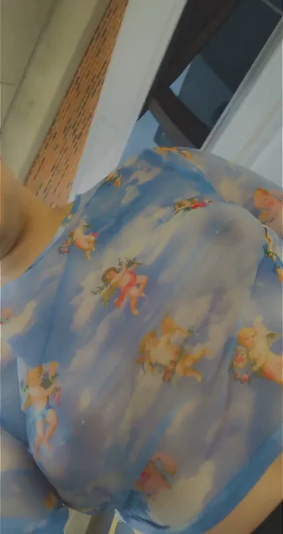 tits out??