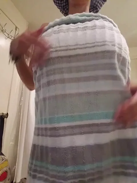 TikTok Slut Drops Towel and Flashes Massive Tits and Bushy Pussy