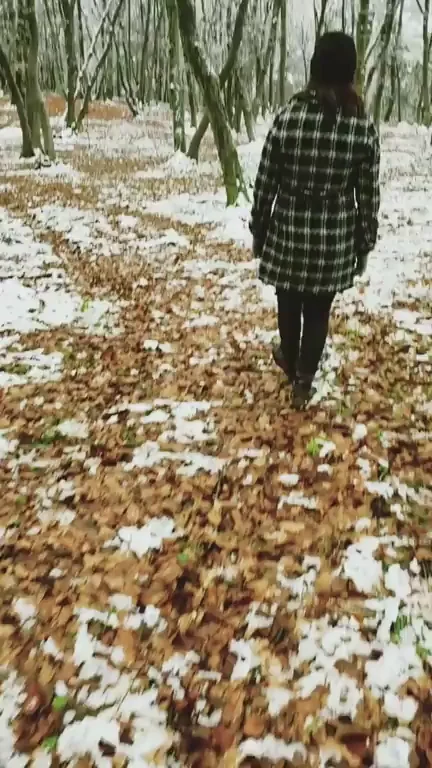 ❄️ Freezing Forest Wife Ass Flash & Spread 🍑🔥