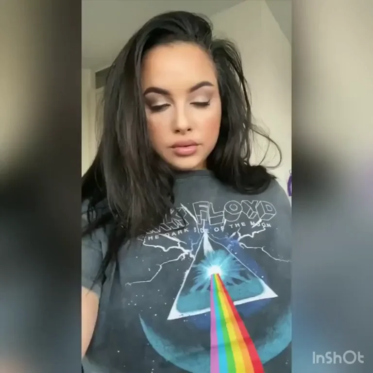 🔥 Arab Babe's Explosive Titty Drop Bombshell Under Pink Floyd Tee 💣🍈🍈