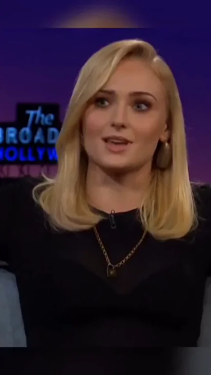 When you turn on Sophie Turner's vibrator