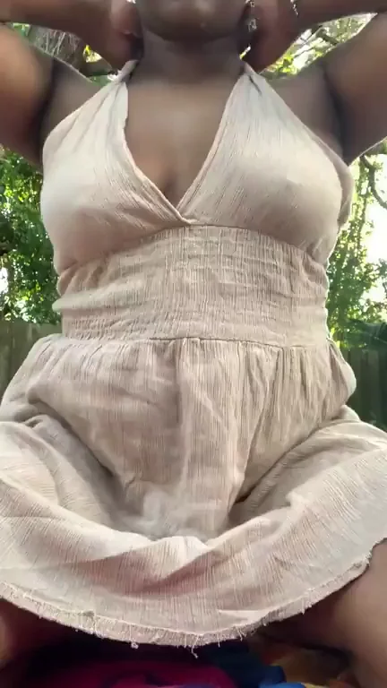 cute lil backyard titty drop??