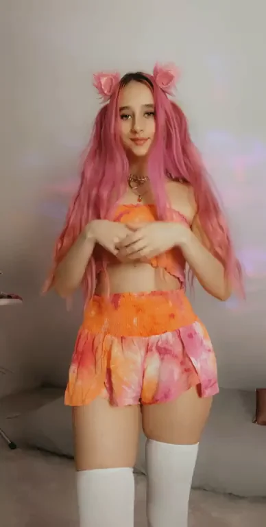 Pls accept my tiny titty drop ??