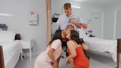 [FFM] Luna Star & LaSirena69 Share A Huge Cock