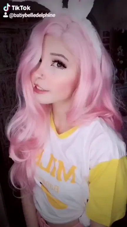 Belle Delphine's Reveal - new OF posts ? r/Leakedarchive ?