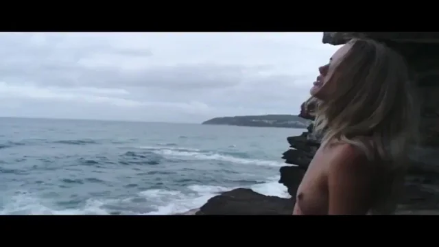 Elly Sharp In ‘lost & Found’ By Jellan Merlant-pilonchery