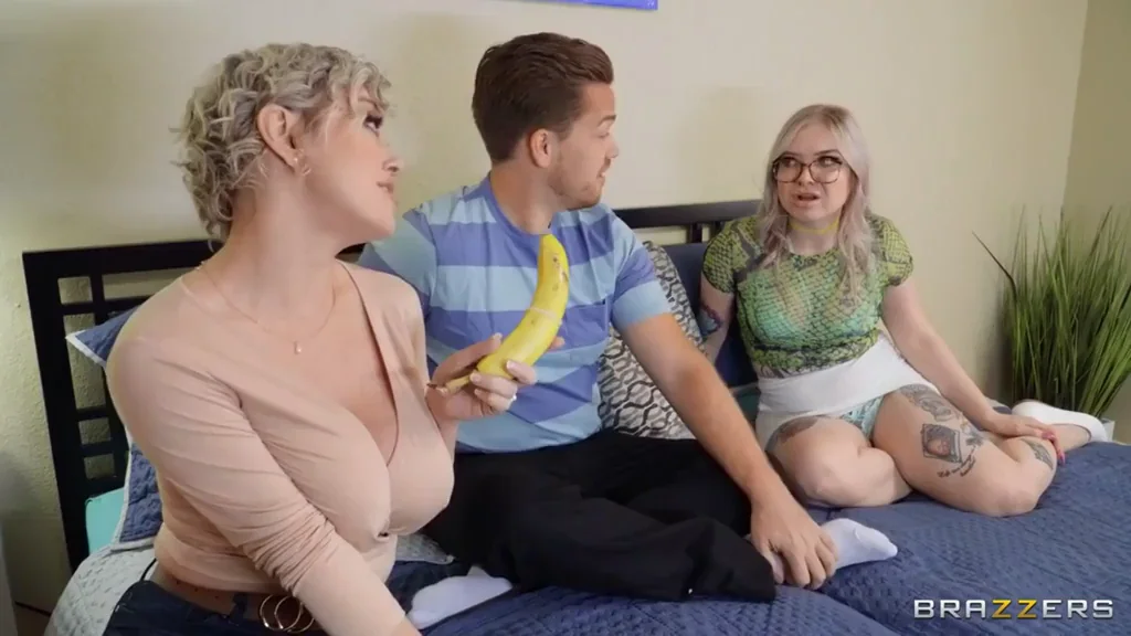 GF's Busty MILF Stepmom Takes Thick Anal 🍌🍑🔥