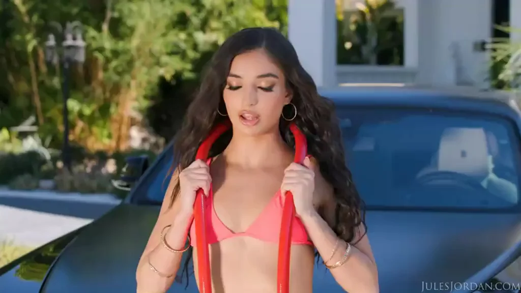 Emily Willis' Slutty Anal Carwash Tease & Pound 💦🍑🚗