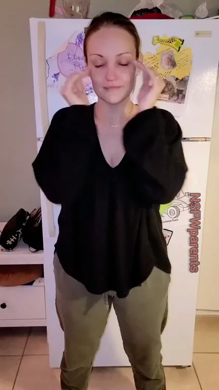 Sleepy mom Boobsday drop! ?